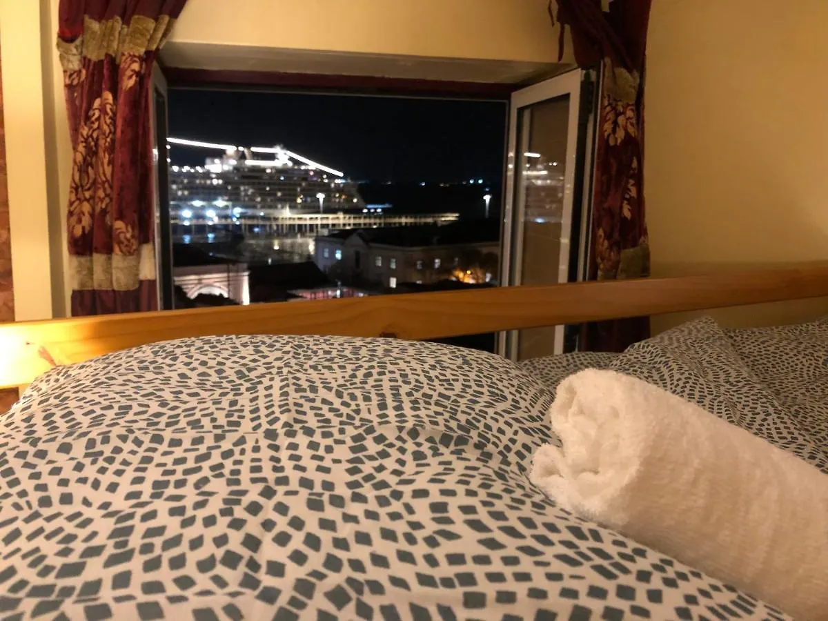 דירה ליסבון Pequeno Hostel